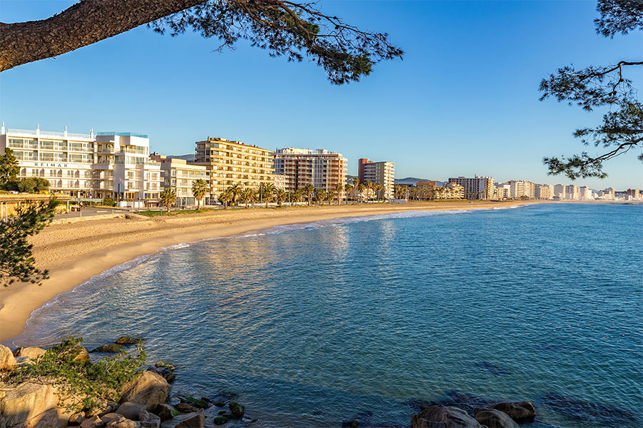 Vista panorámica de la playa sant antoni de calonge